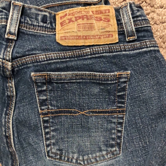 Low cut boot cut Express jeans - Picture 2 of 6